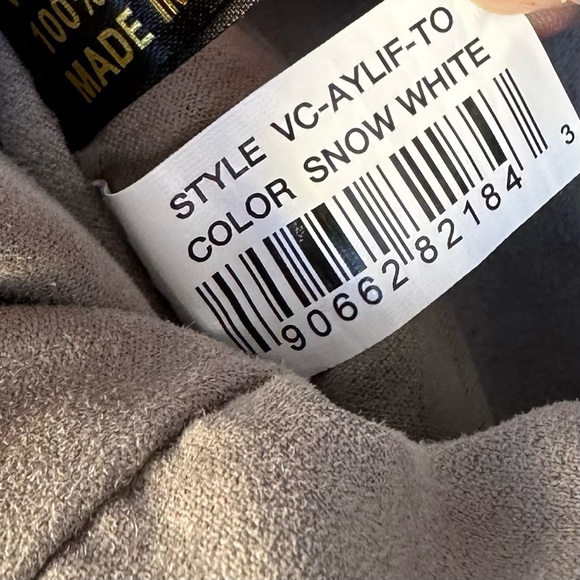 Vince Camuto Aylif Zip Gusset Leather Tote Bag - Picture 14 of 14